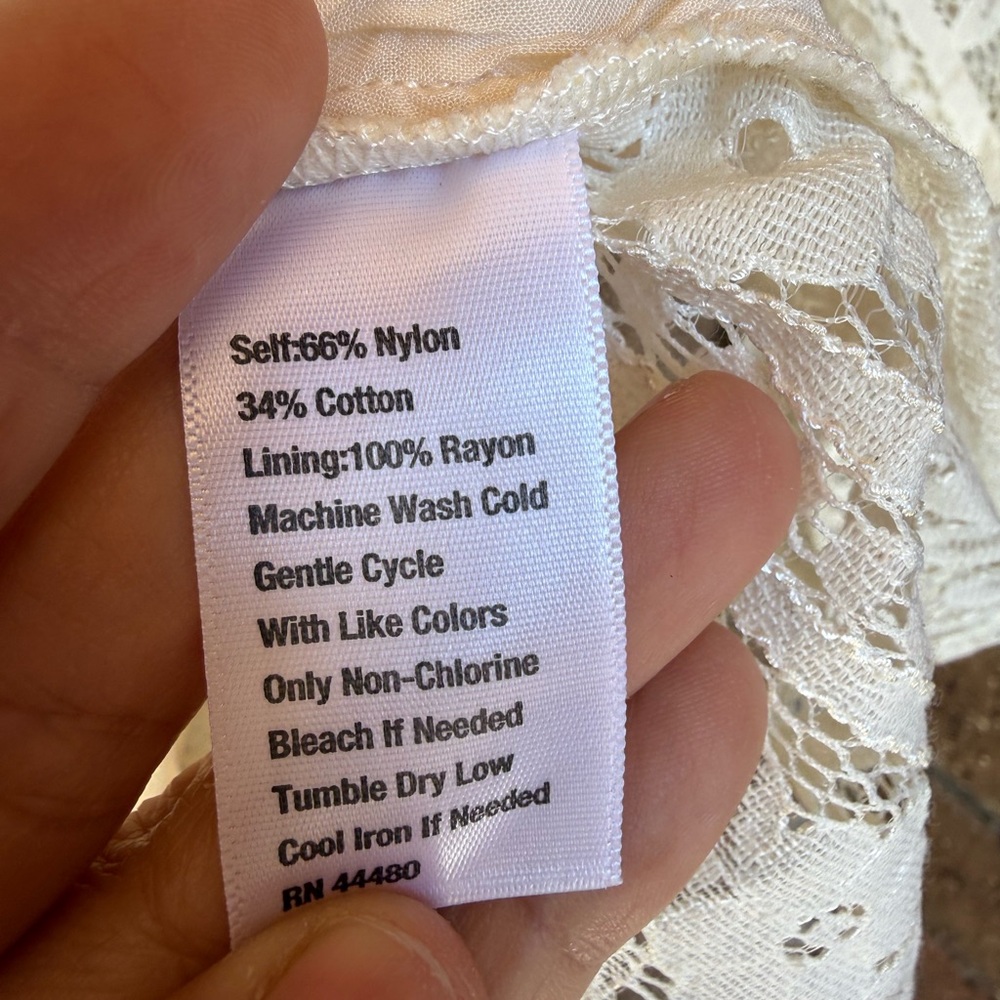 Wonderly Cream Lace V-Neck Blouse - Picture 5 of 6